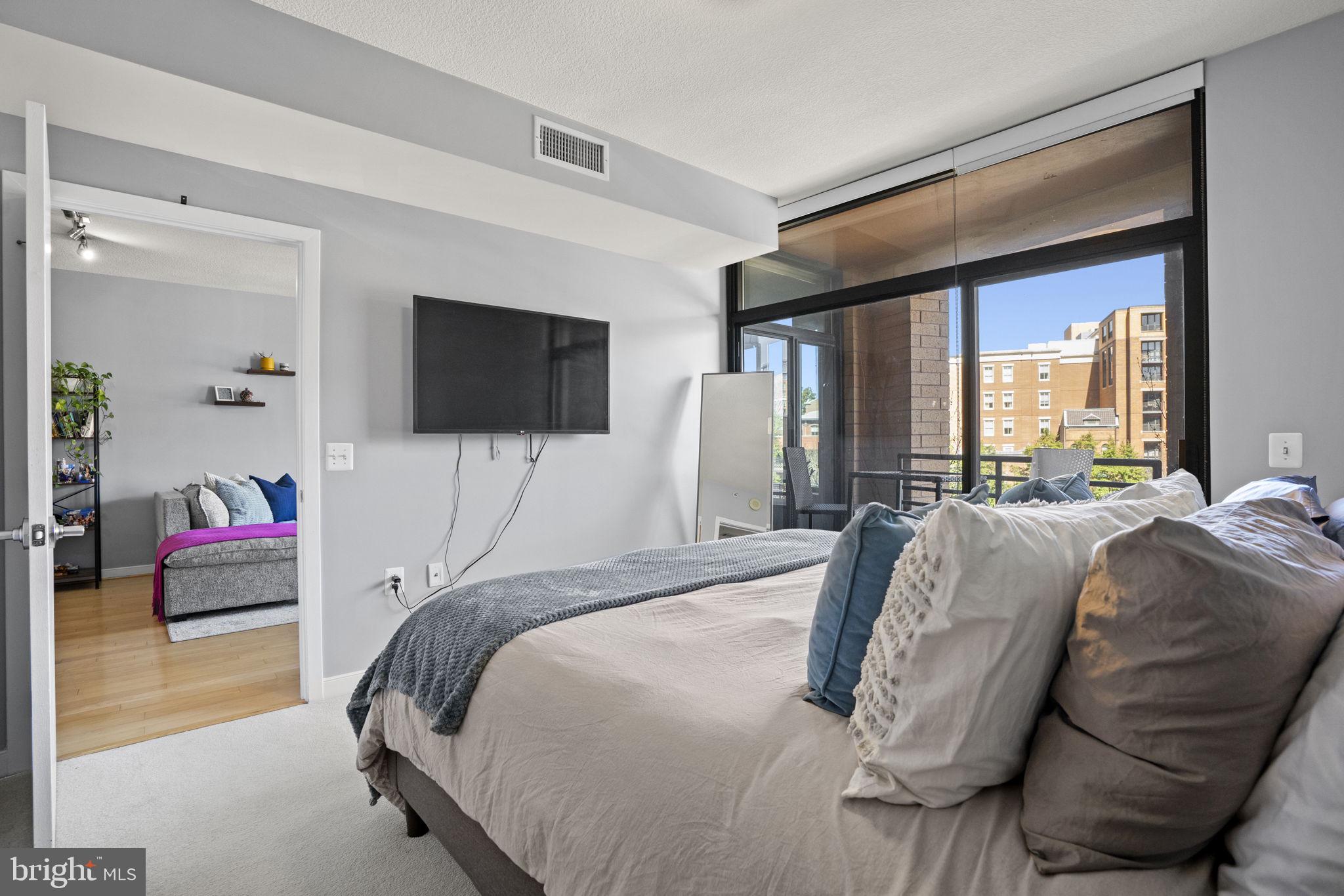 1010 Massachusetts Ave NW #502