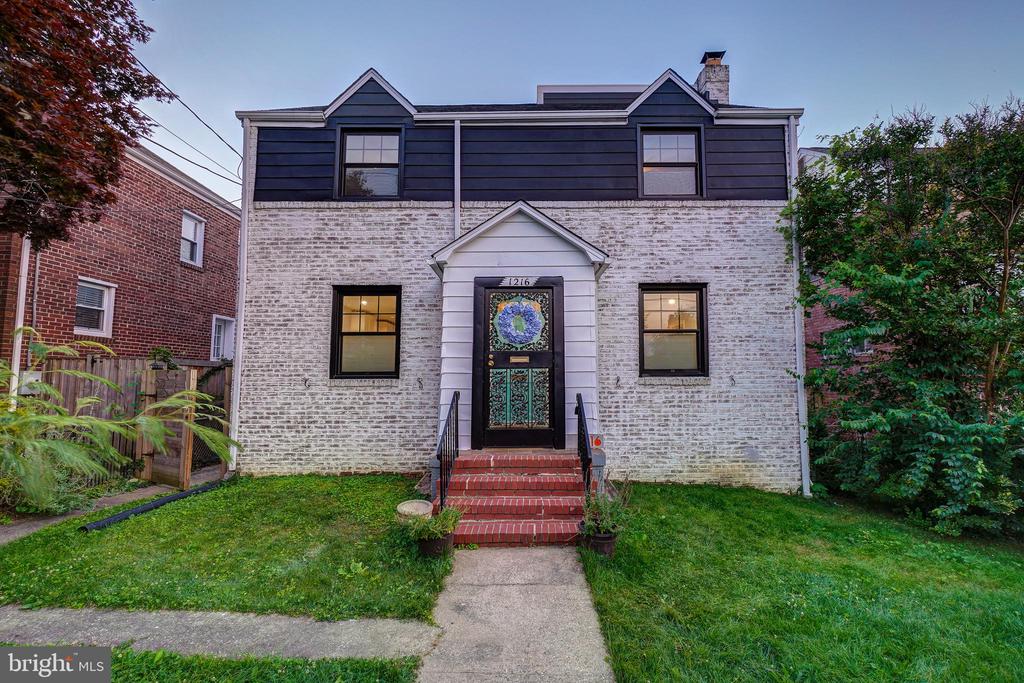 1216 Underwood St NW