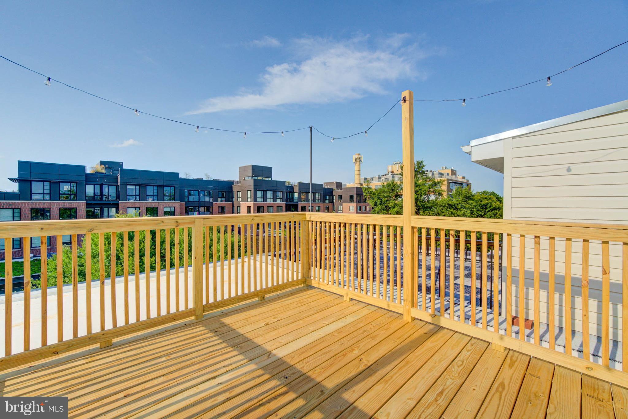 754 Lamont St NW #2
