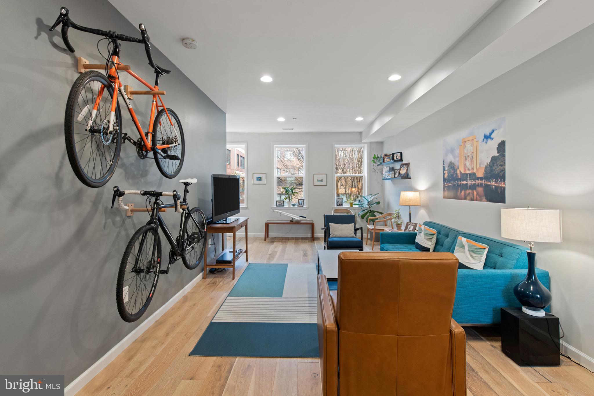 754 Lamont St NW #2