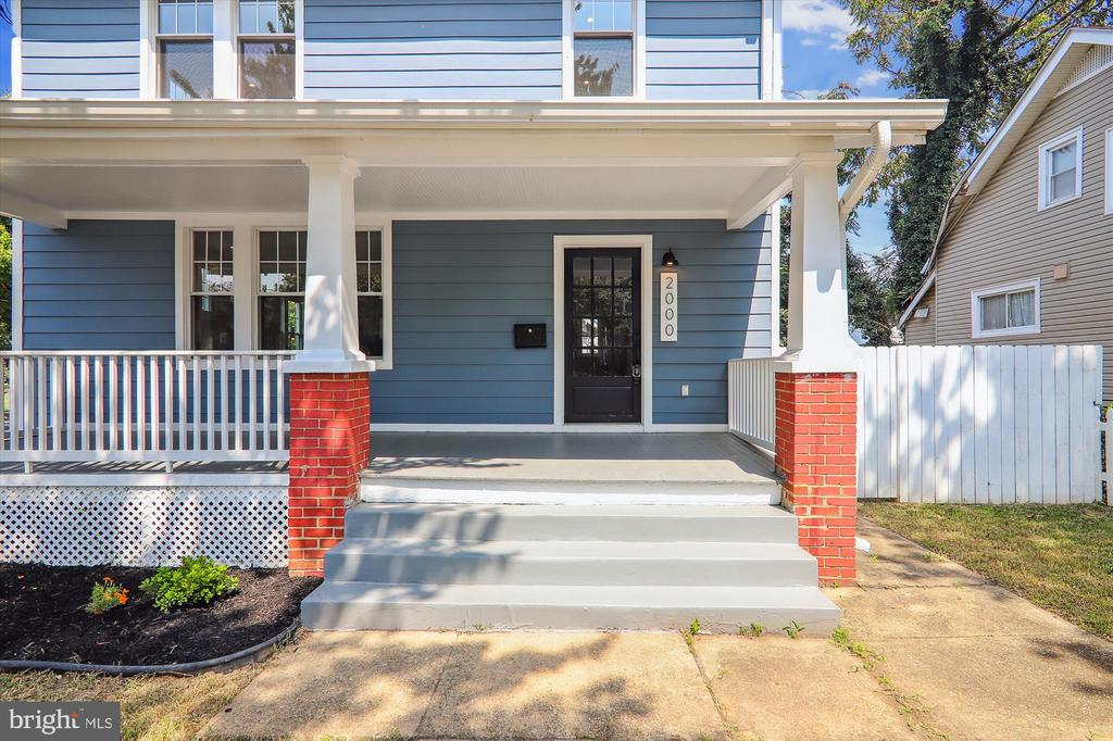 2000 Monroe St NE
