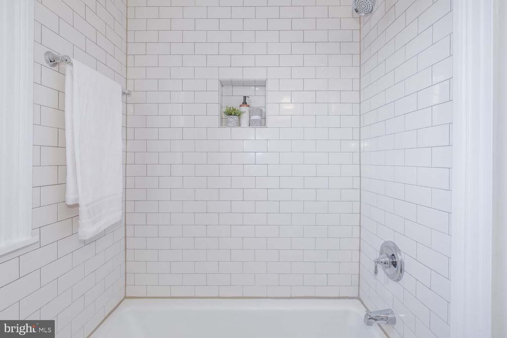 3600 Connecticut Ave NW #403