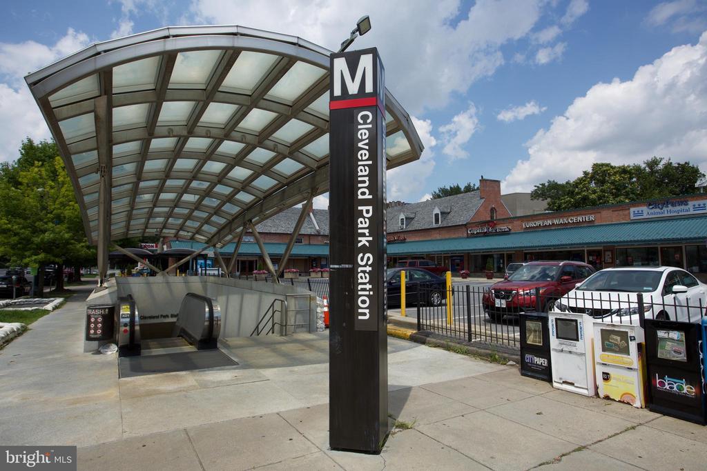 3600 Connecticut Ave NW #403