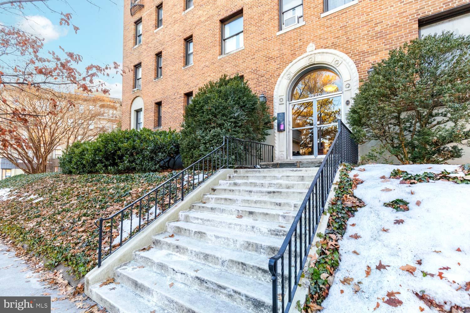 3600 Connecticut Ave NW #403