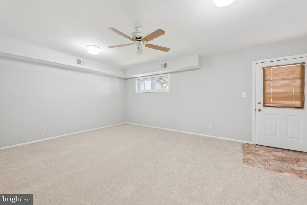 809 Floral Pl NW
