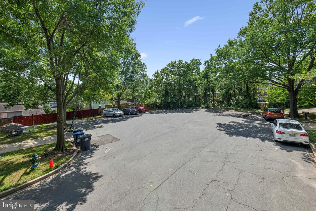 809 Floral Pl NW