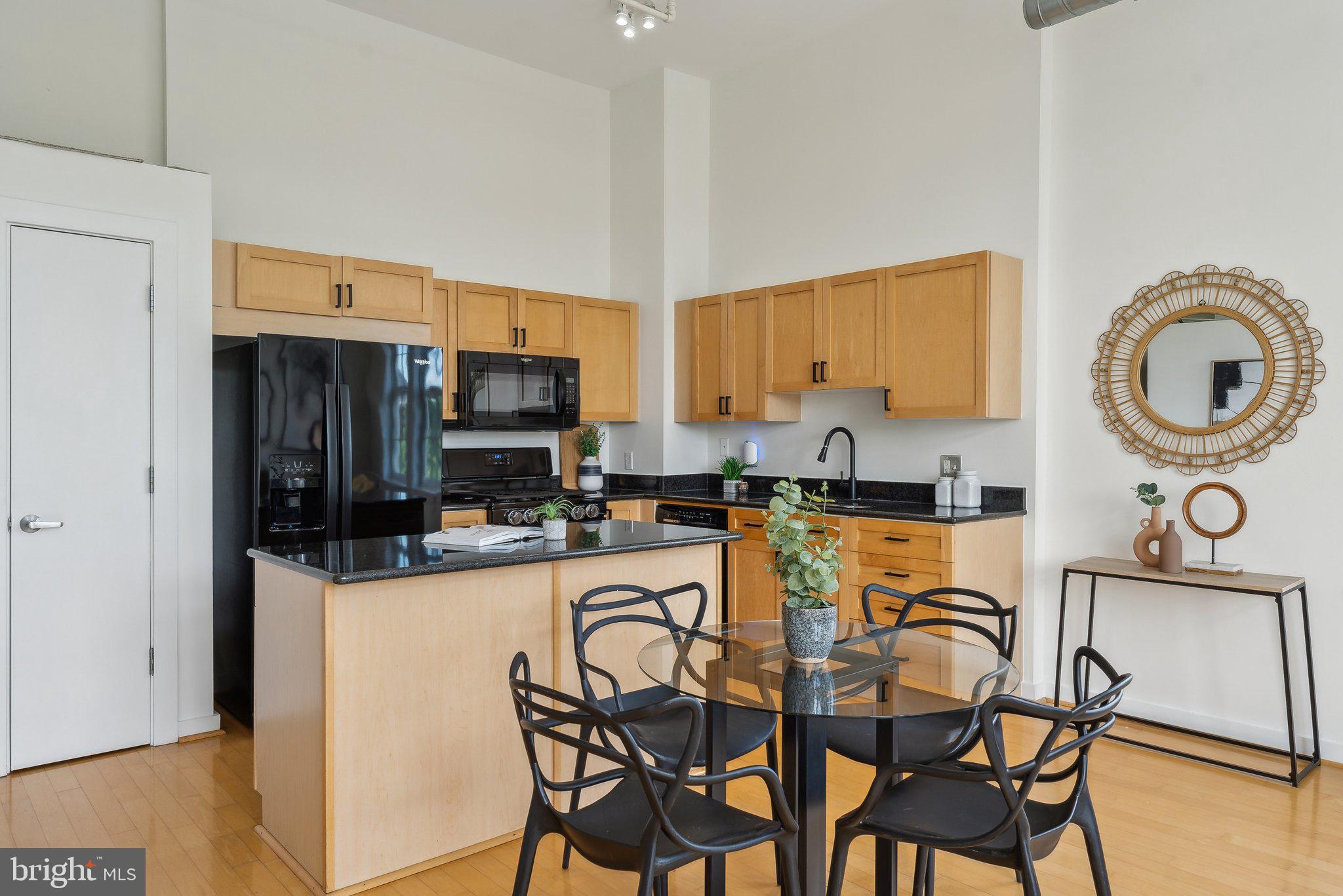 440 12th St NE #215