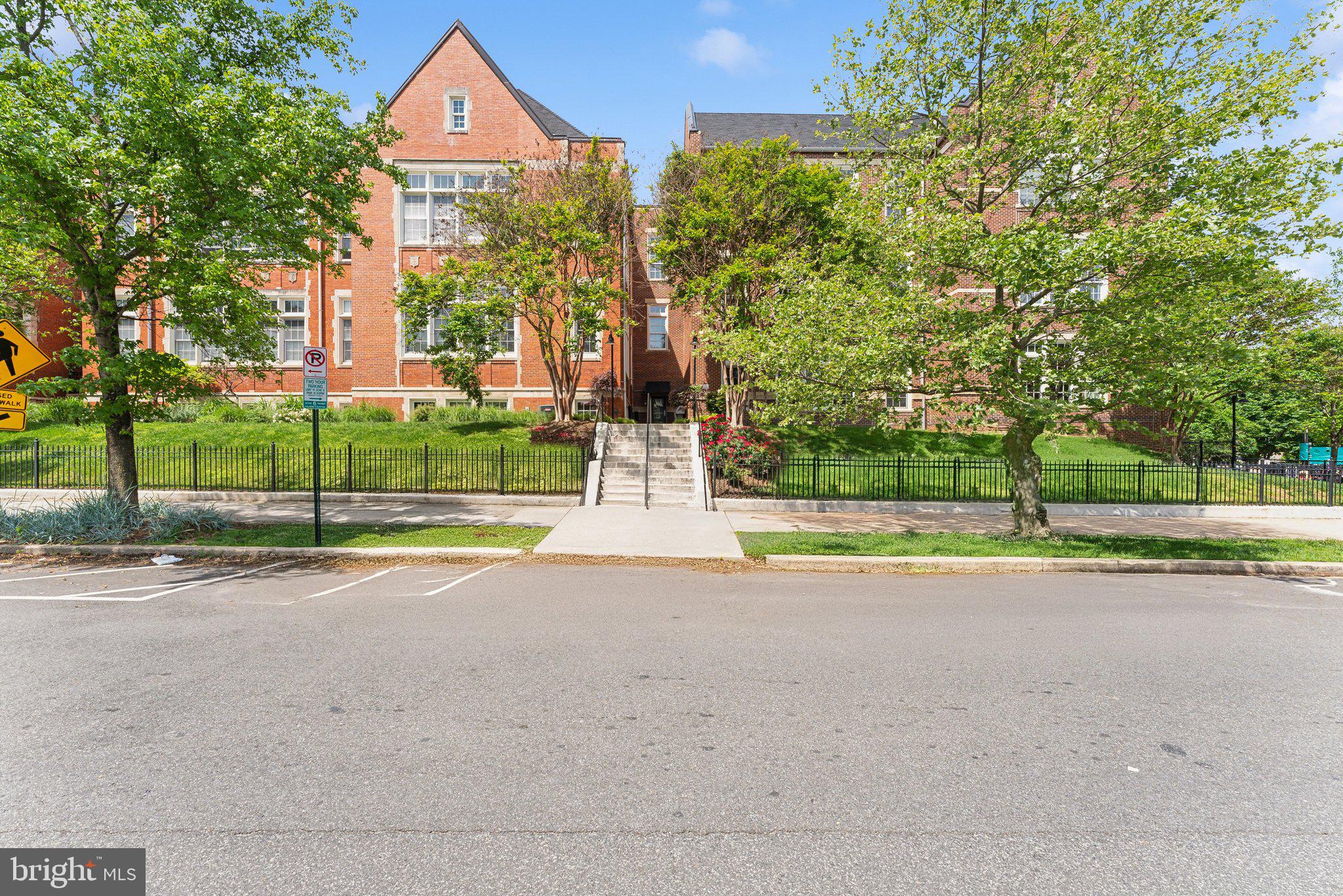 440 12th St NE #215