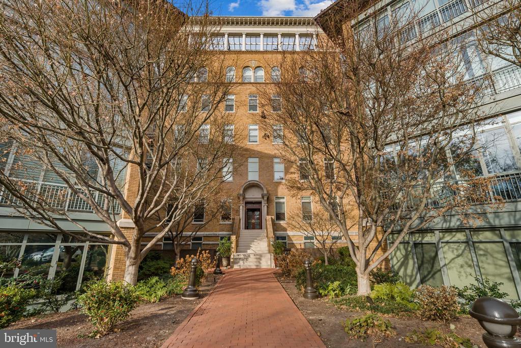 2425 L STREET NW 537