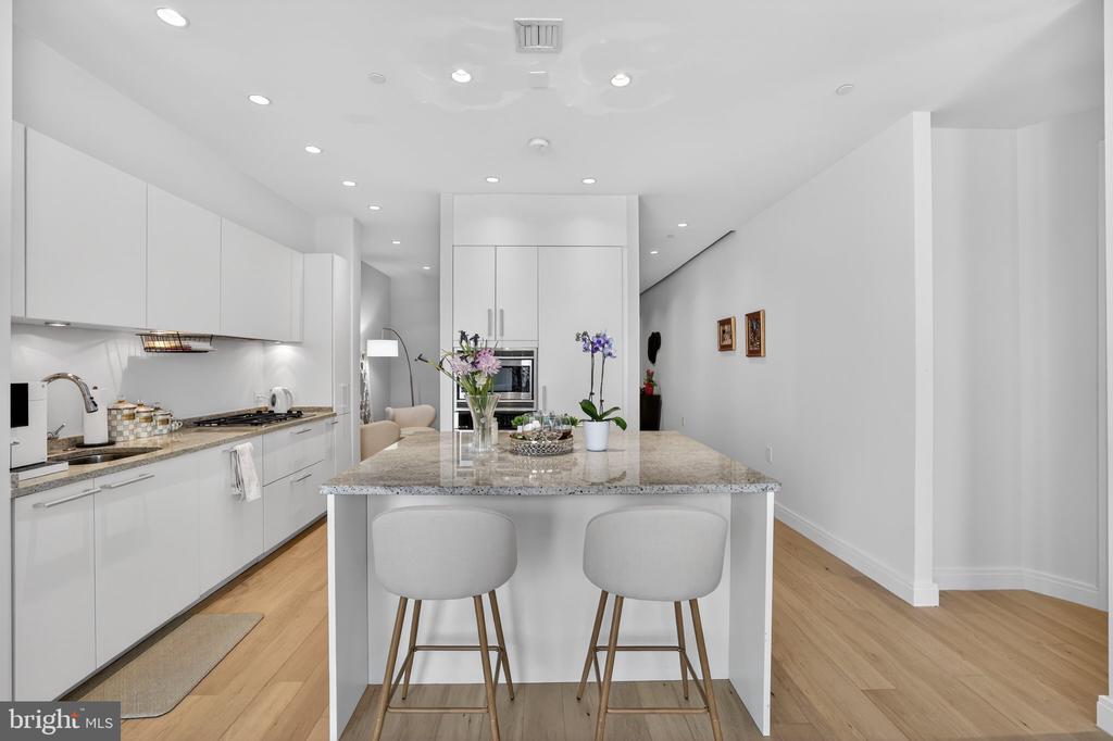 1177 22ND STREET NW Unit: 2M
