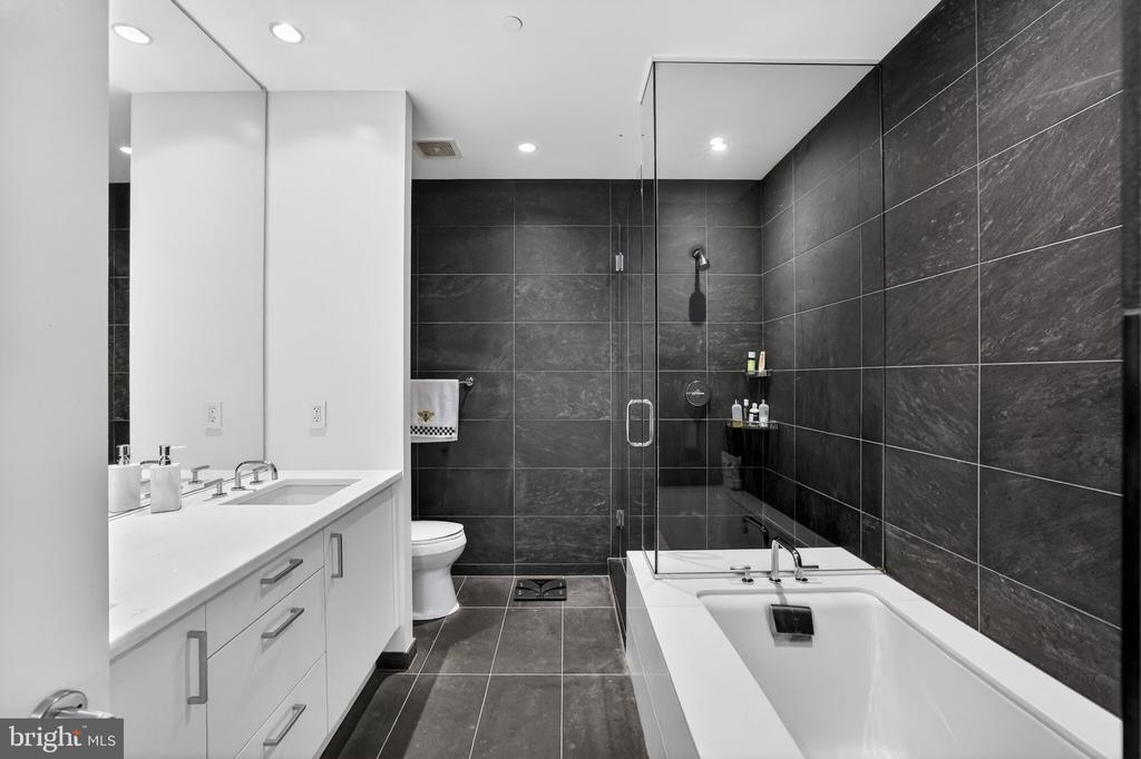 1177 22ND STREET NW Unit: 2M