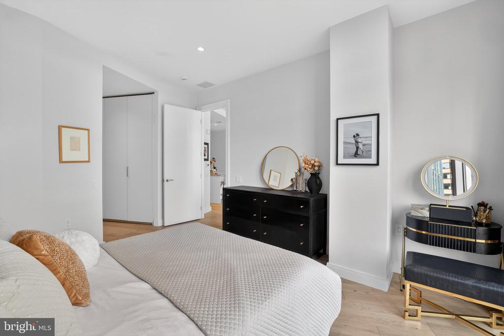 1177 22ND STREET NW Unit: 2M