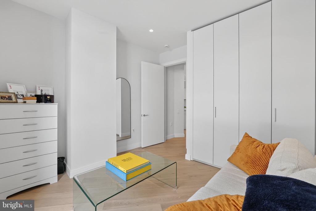1177 22ND STREET NW Unit: 2M