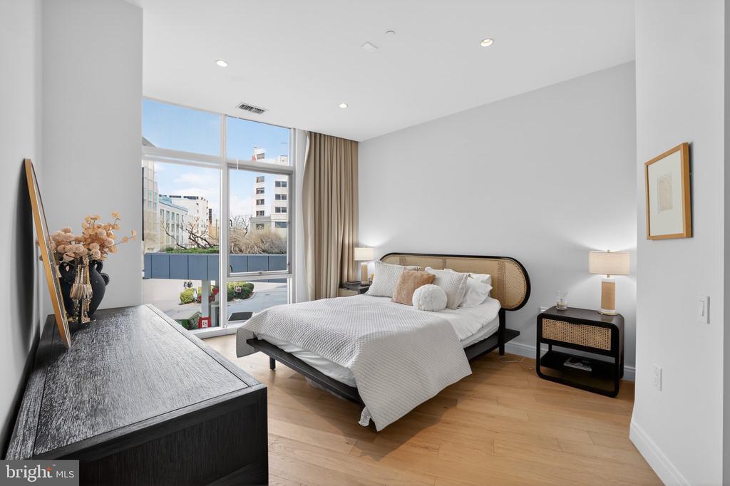 1177 22ND STREET NW Unit: 2M