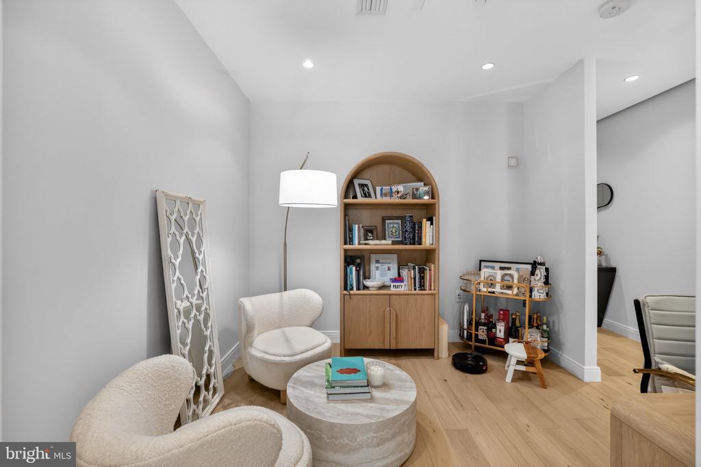 1177 22ND STREET NW Unit: 2M