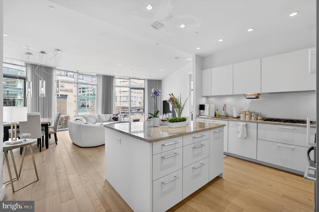 1177 22ND STREET NW Unit: 2M