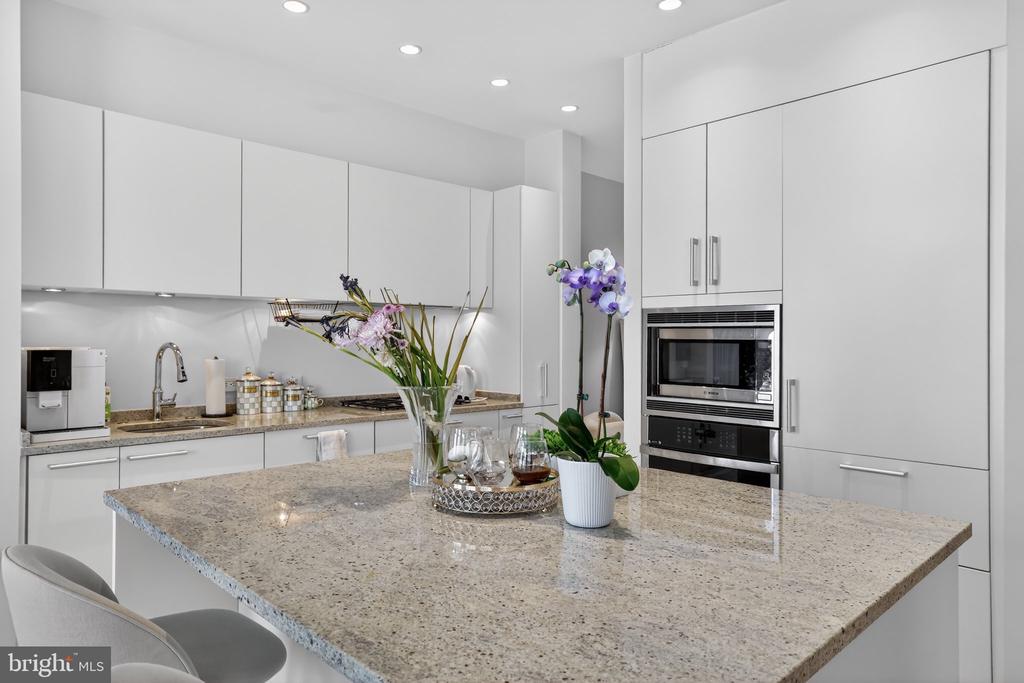 1177 22ND STREET NW Unit: 2M