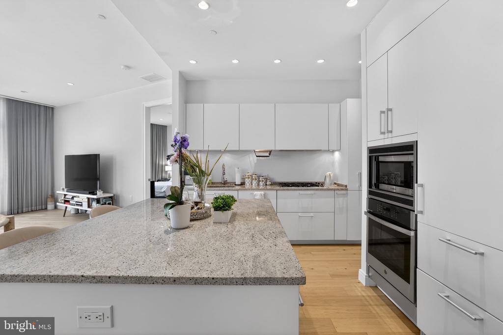 1177 22ND STREET NW Unit: 2M