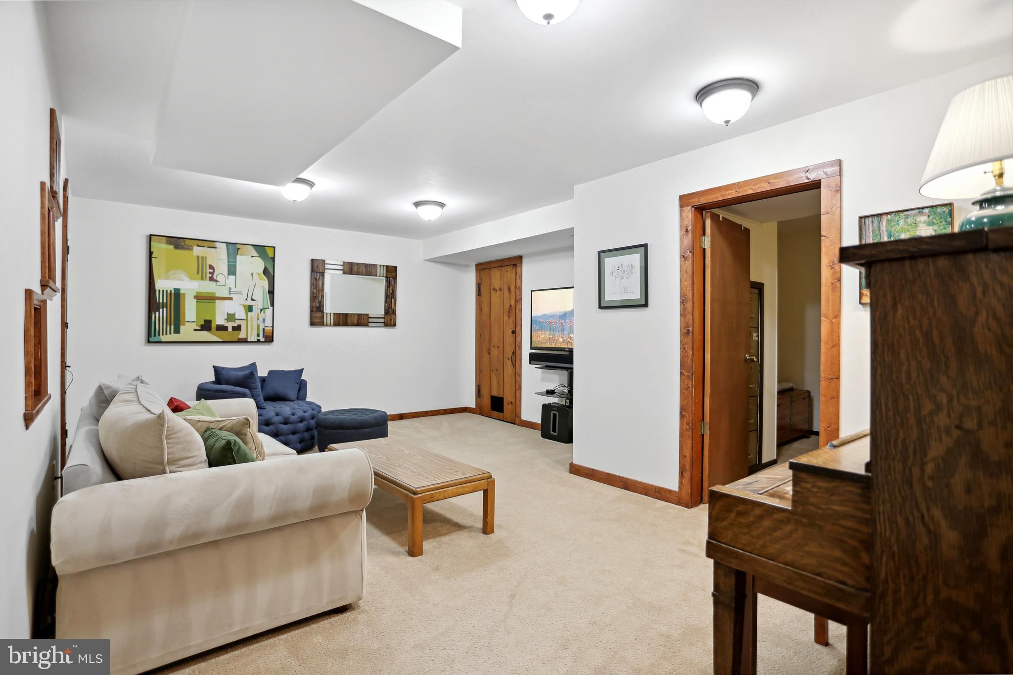 2405 Colston Dr