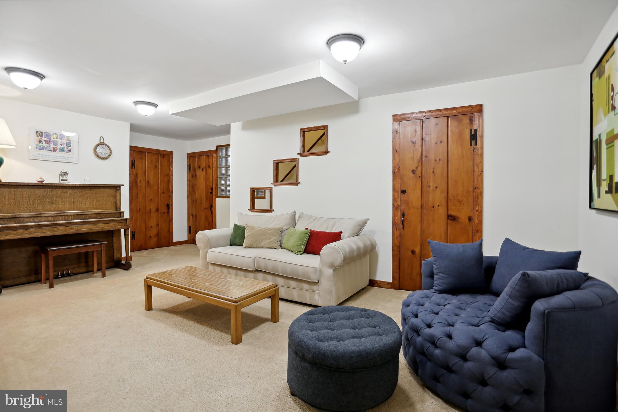 2405 Colston Dr