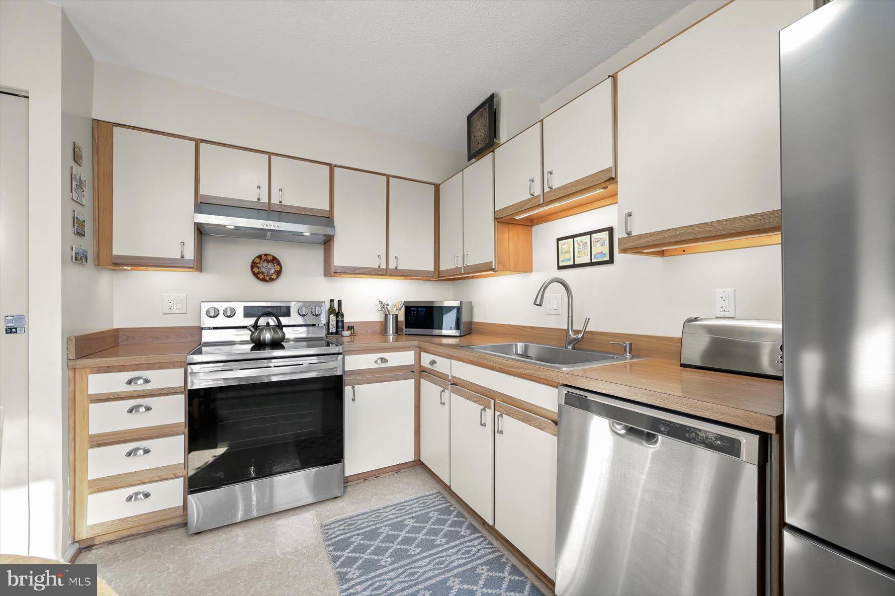 15107 INTERLACHEN DRIVE 2-725