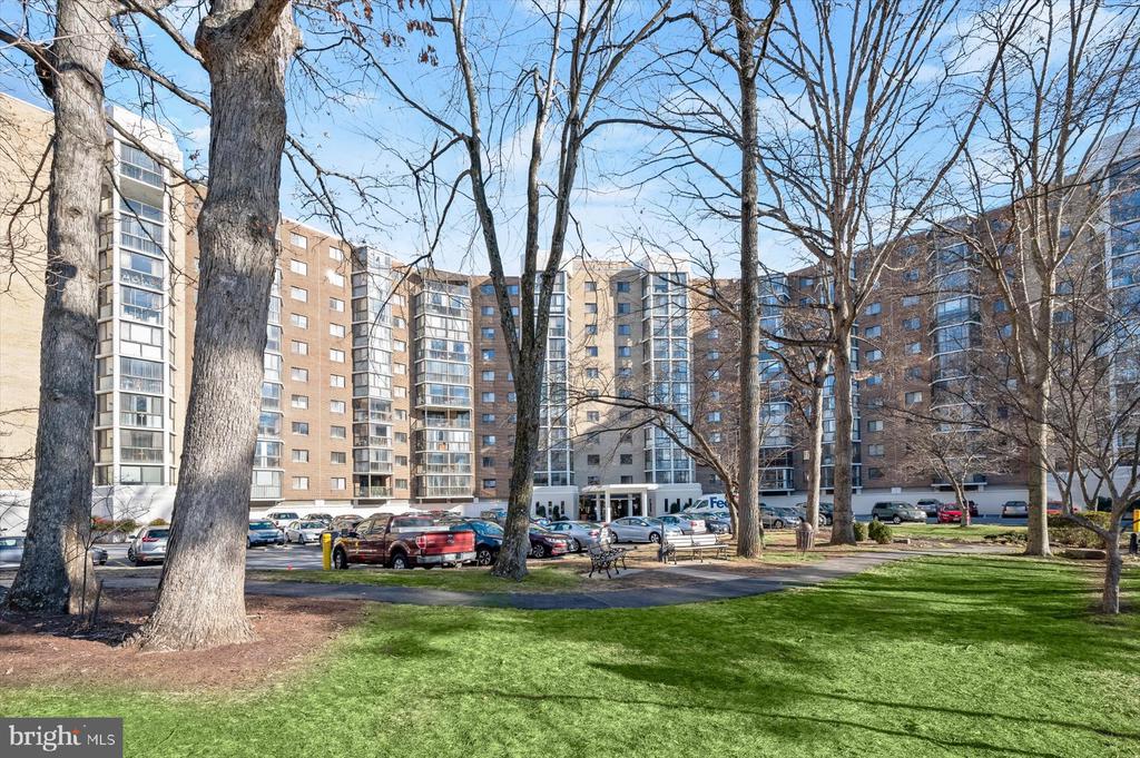 15107 INTERLACHEN DRIVE 2-725
