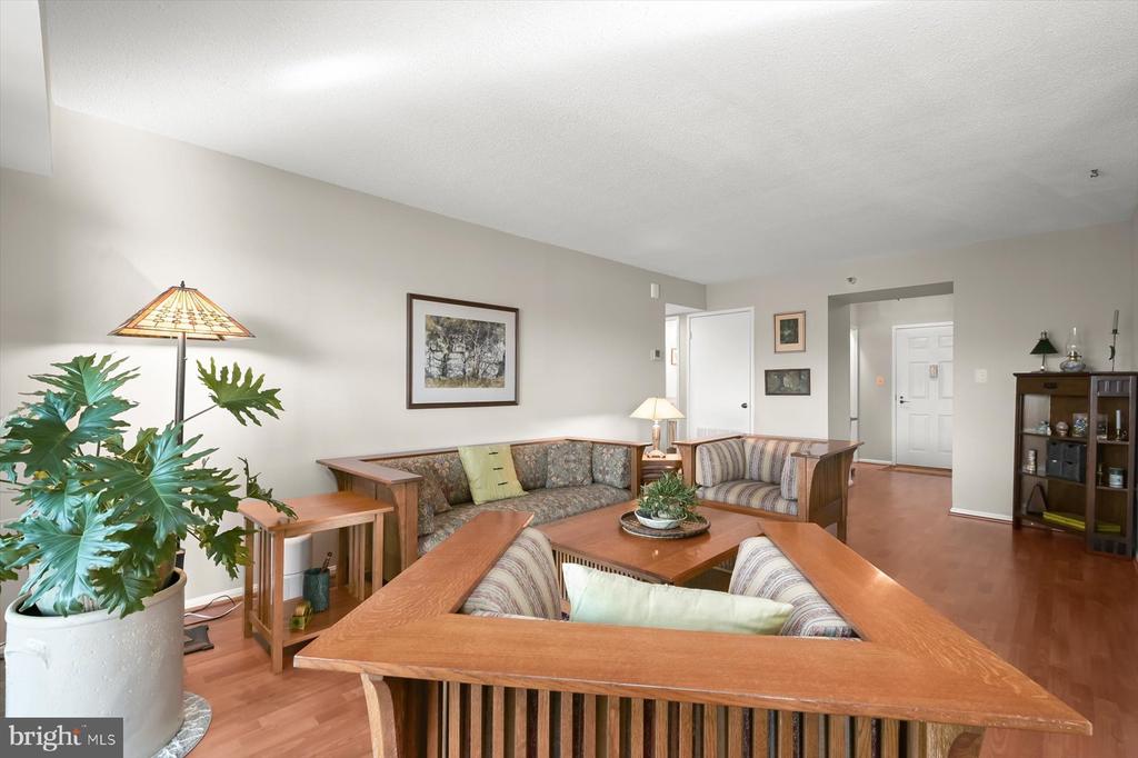 15107 INTERLACHEN DRIVE 2-725
