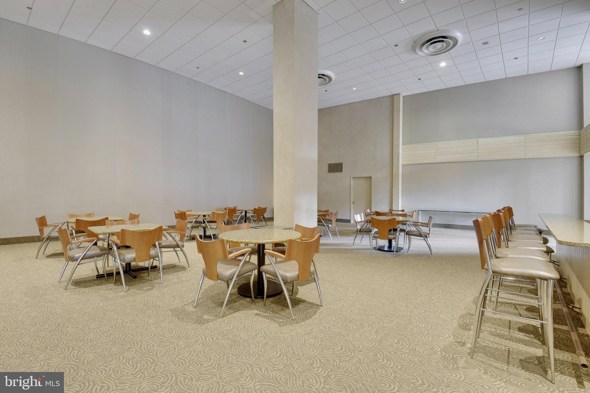 1805 Crystal Dr #906s