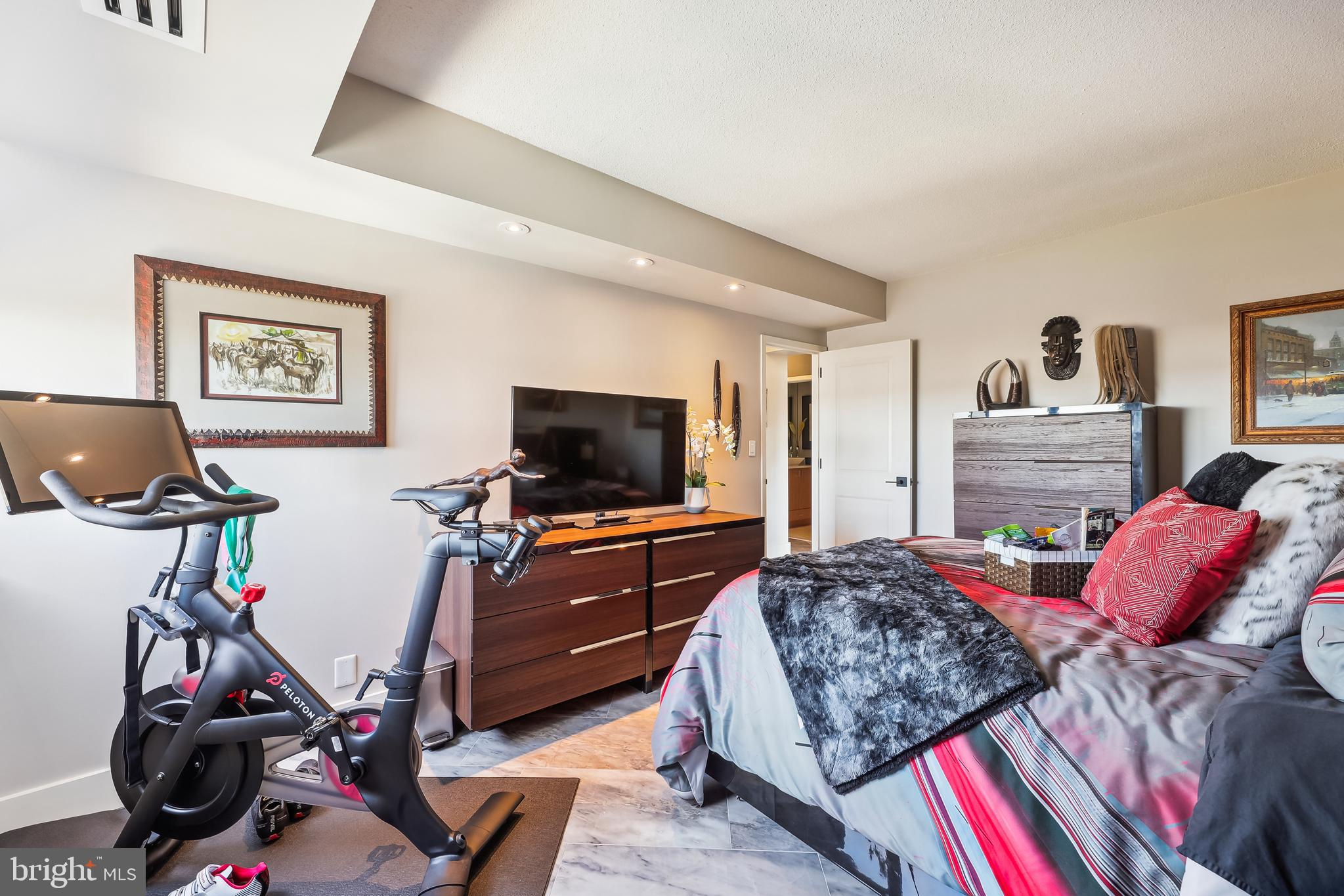 1805 Crystal Dr #906s