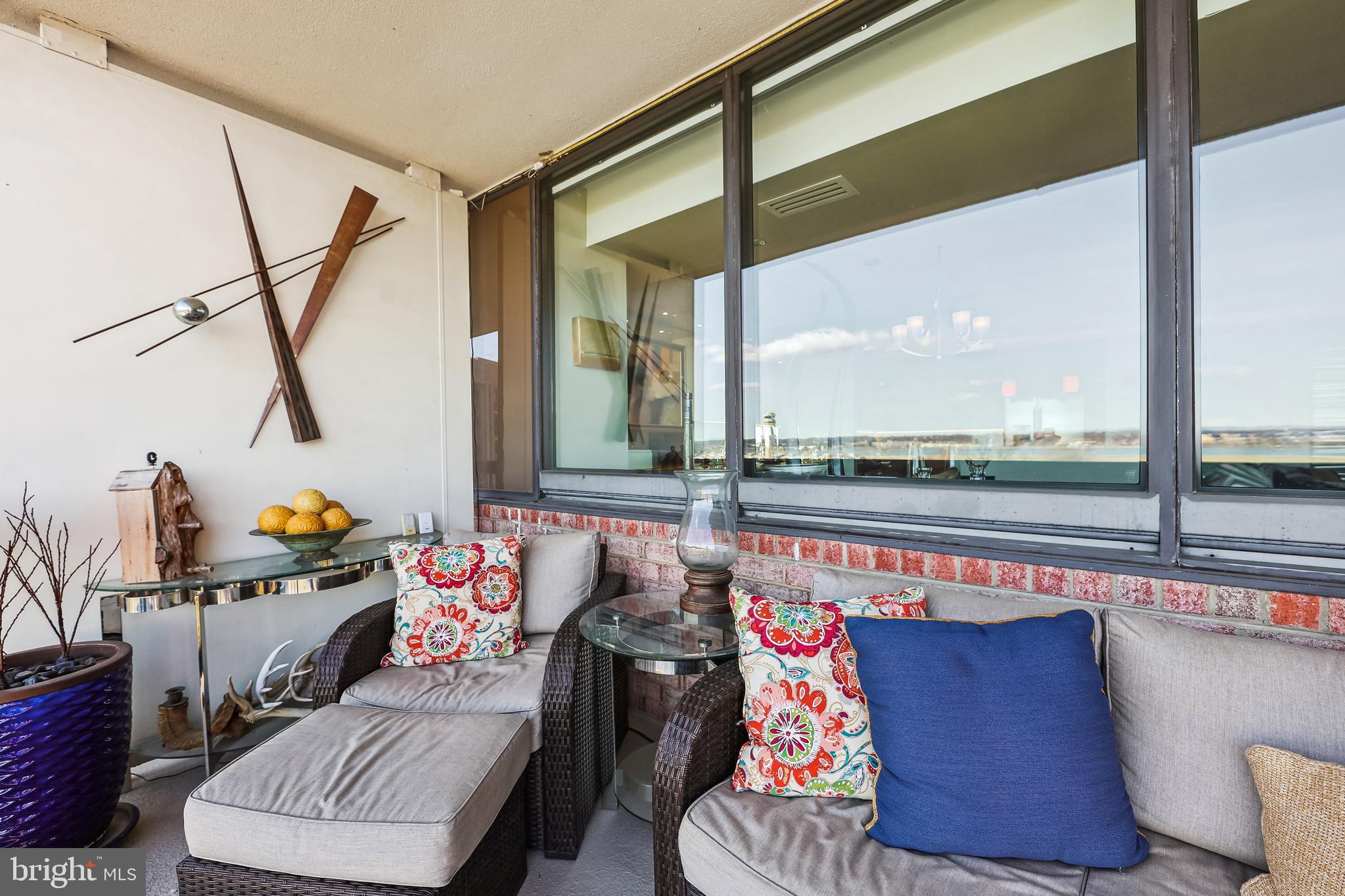 1805 Crystal Dr #906s