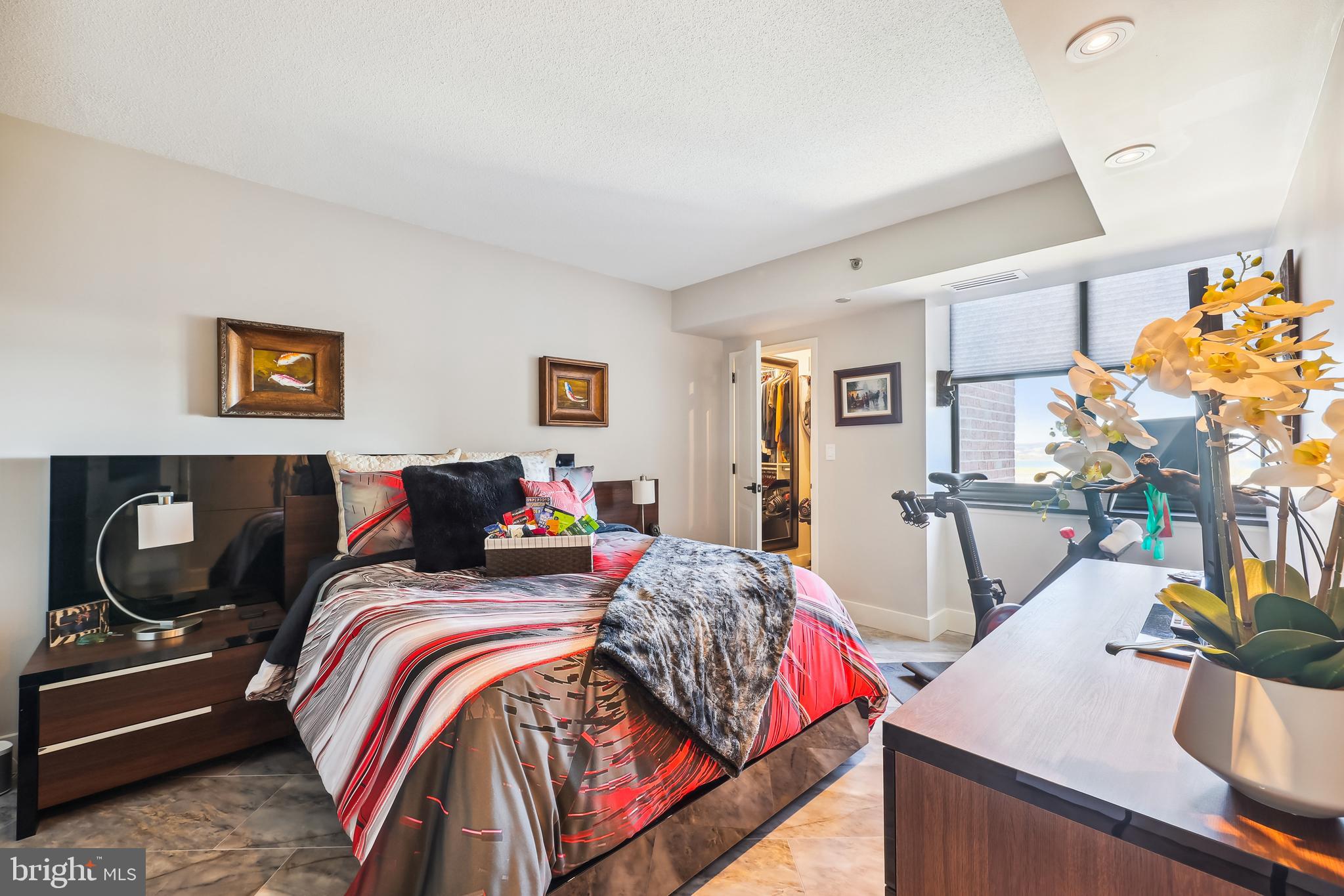 1805 Crystal Dr #906s