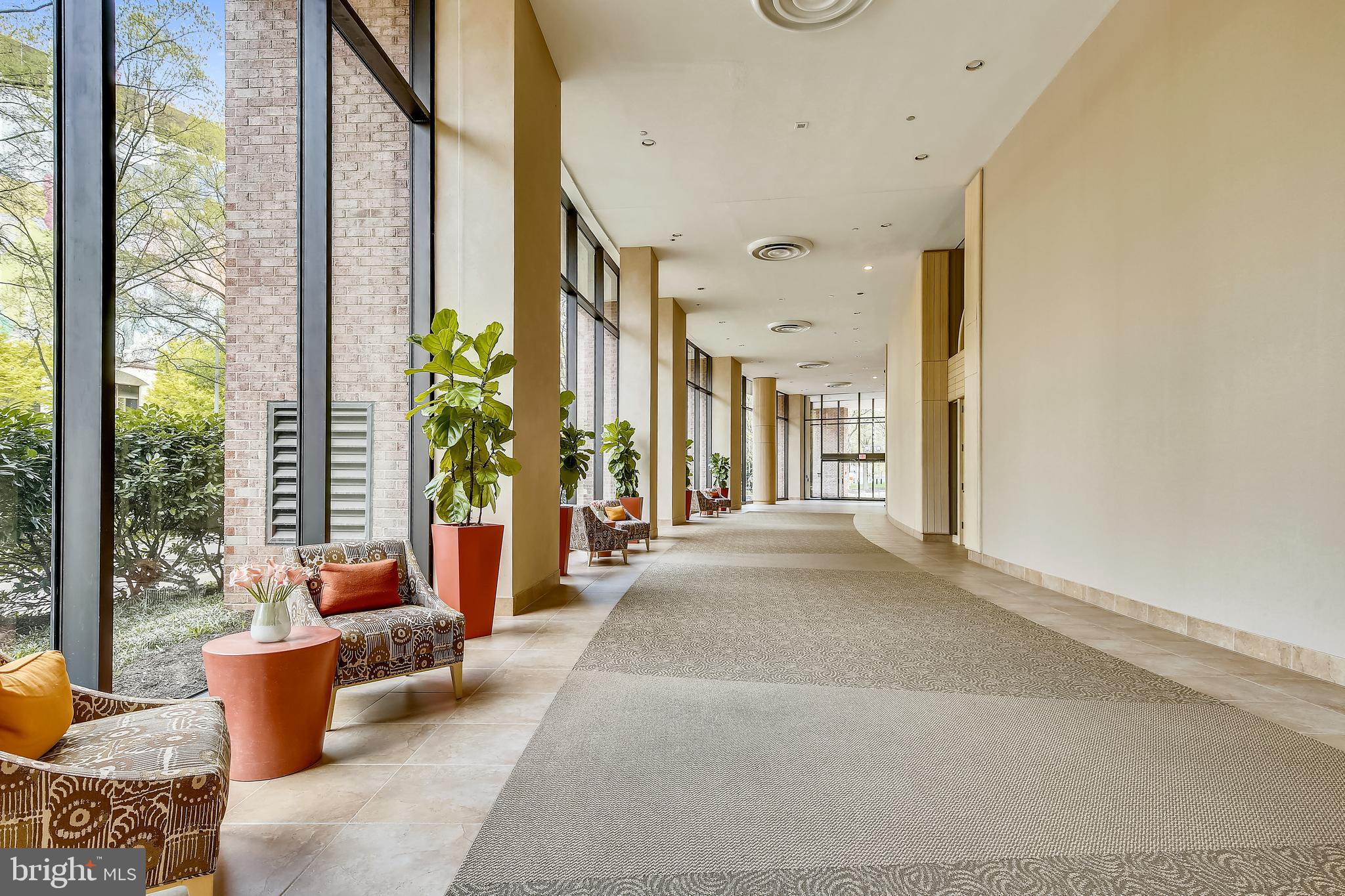 1805 Crystal Dr #906s