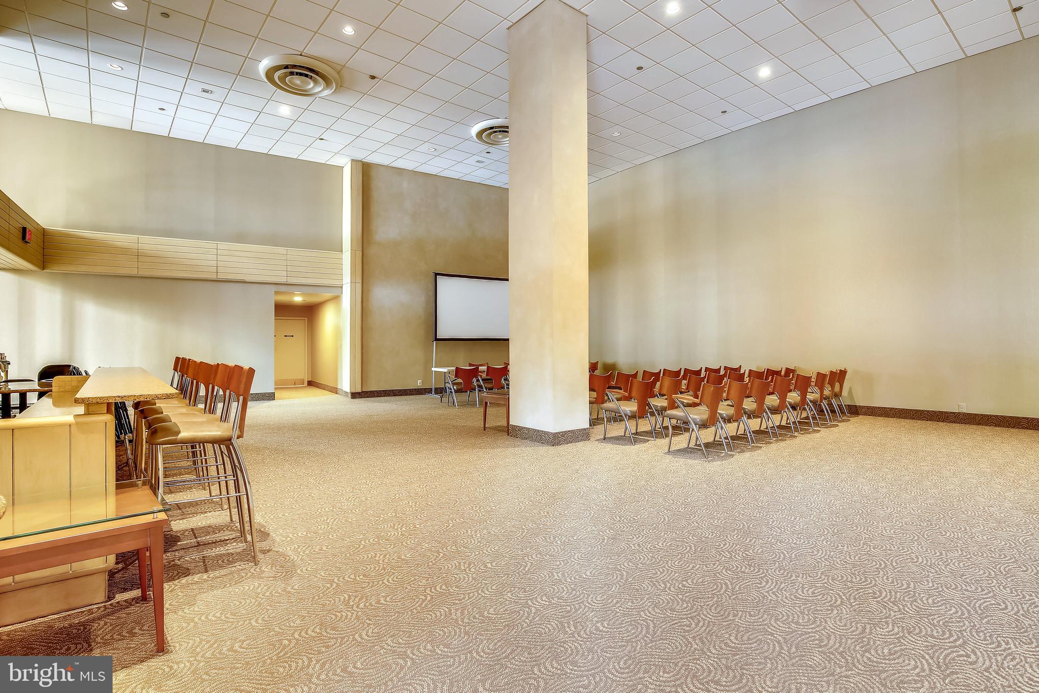 1805 Crystal Dr #906s