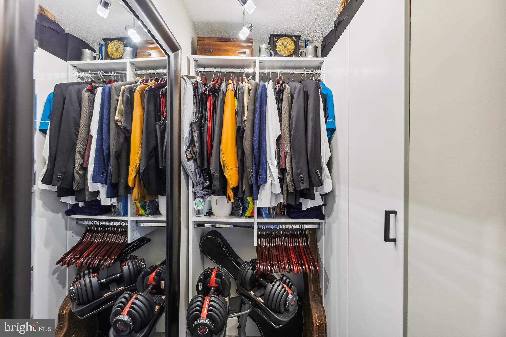 1805 Crystal Dr #906s