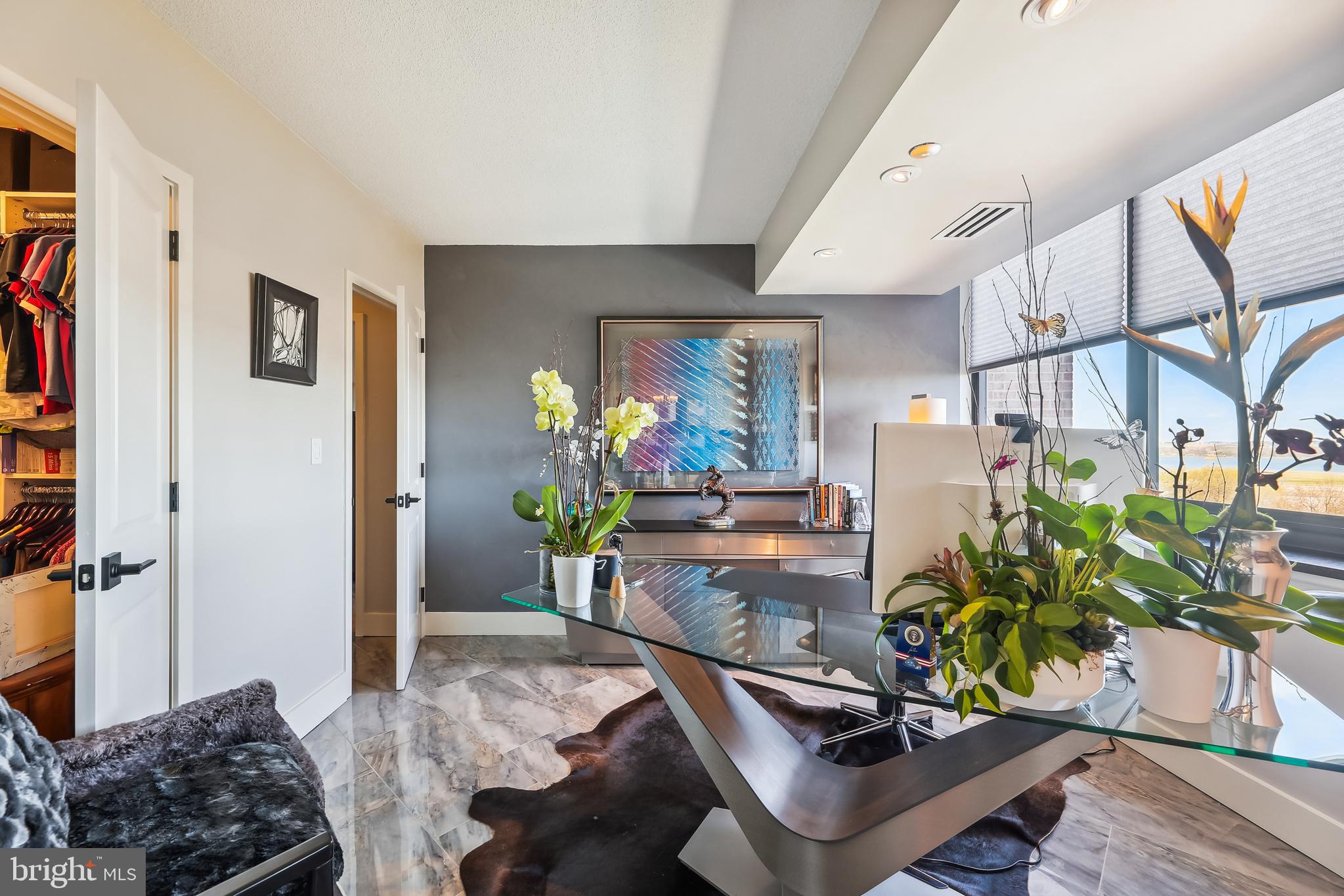 1805 Crystal Dr #906s