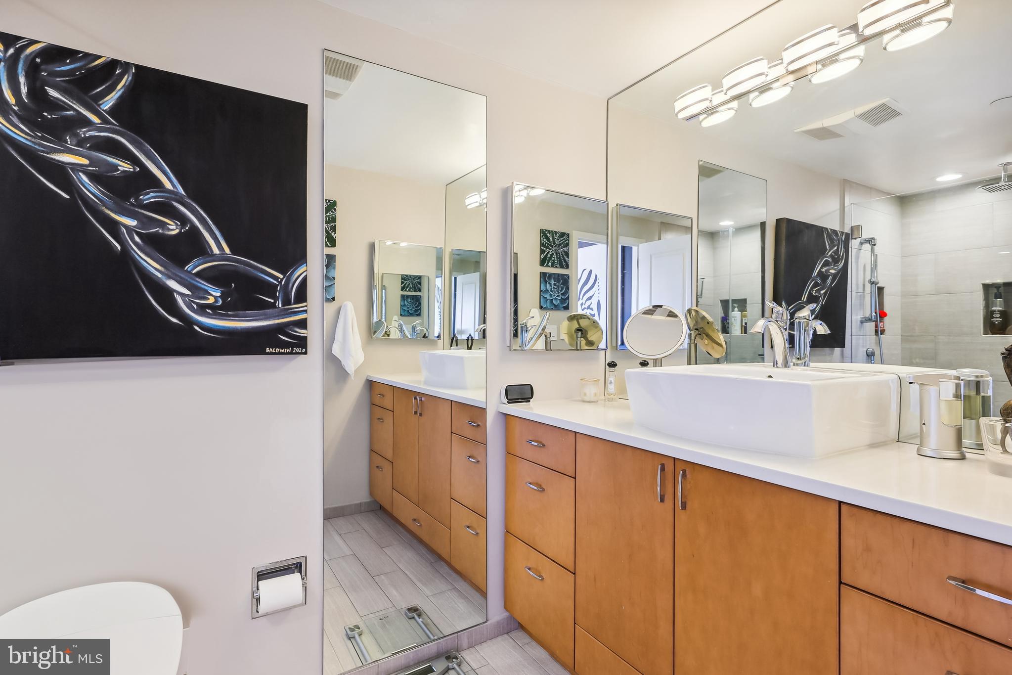 1805 Crystal Dr #906s