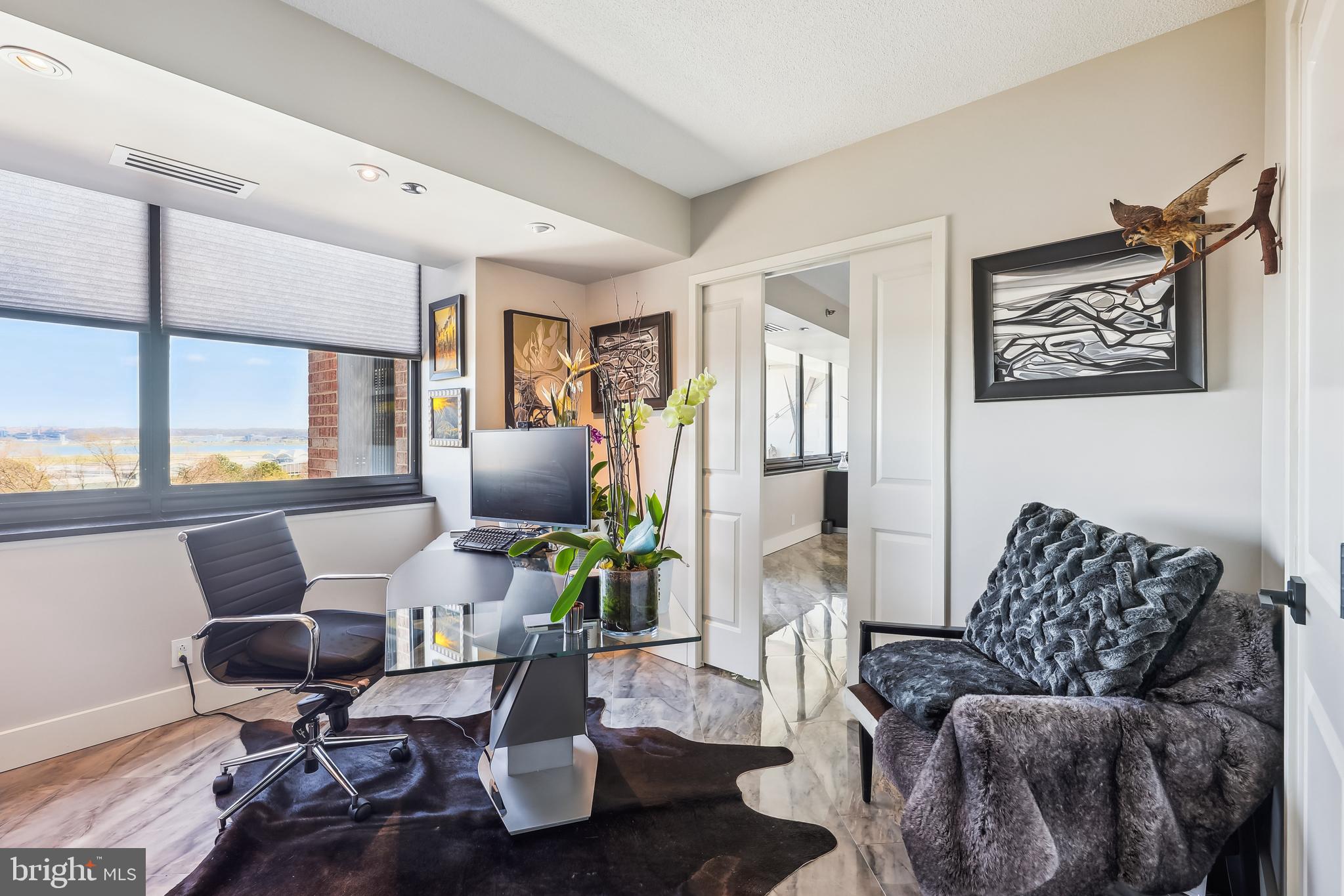 1805 Crystal Dr #906s