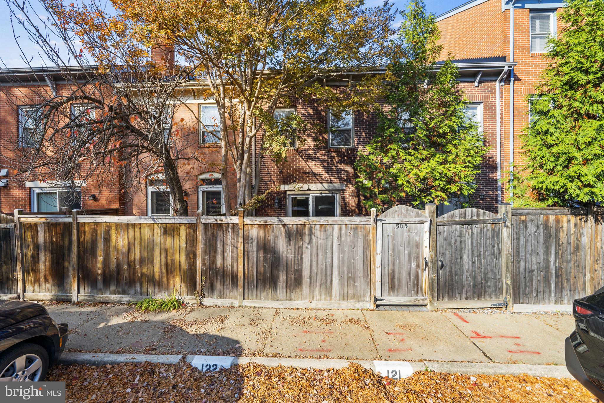 505 Colecroft Ct