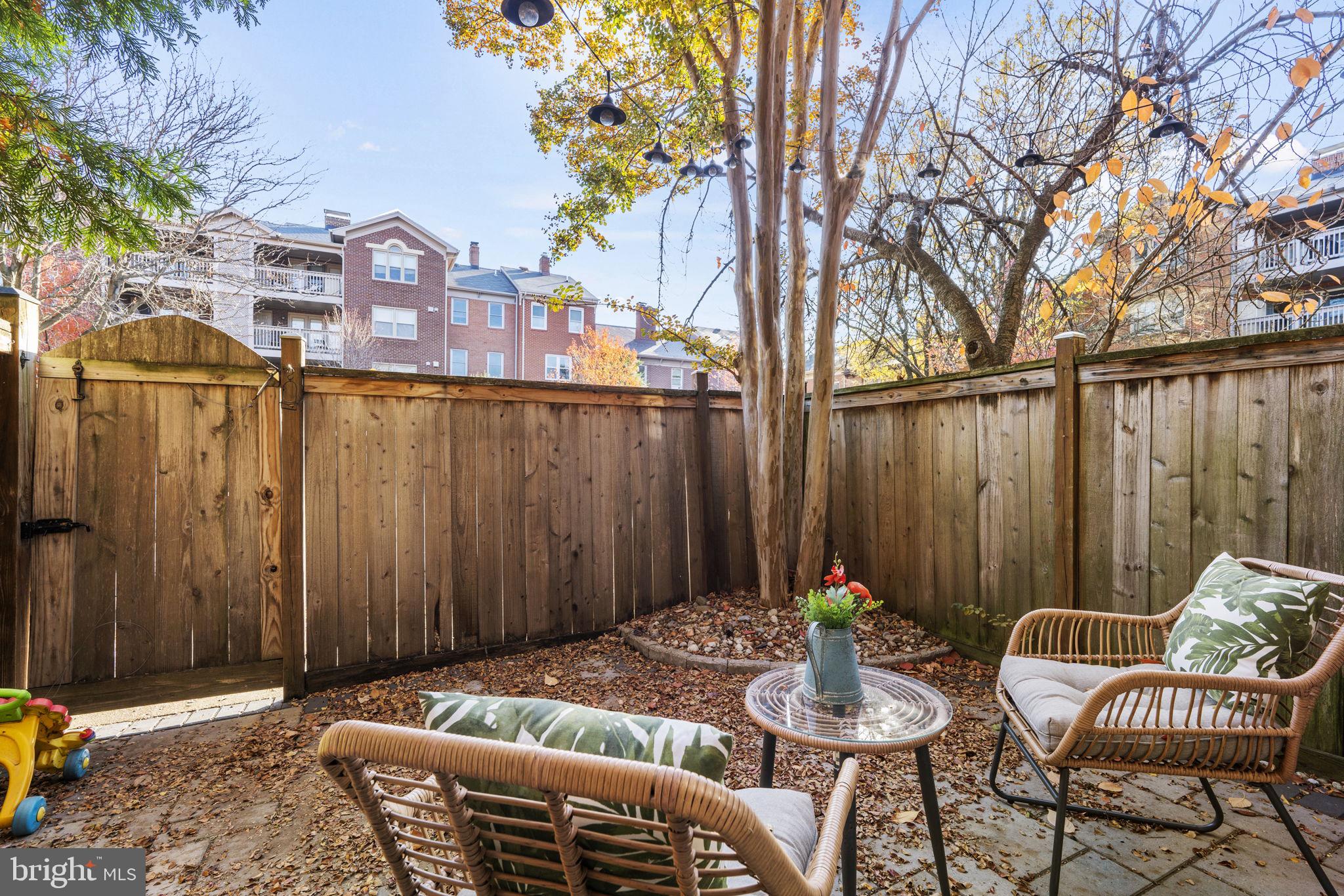 505 Colecroft Ct