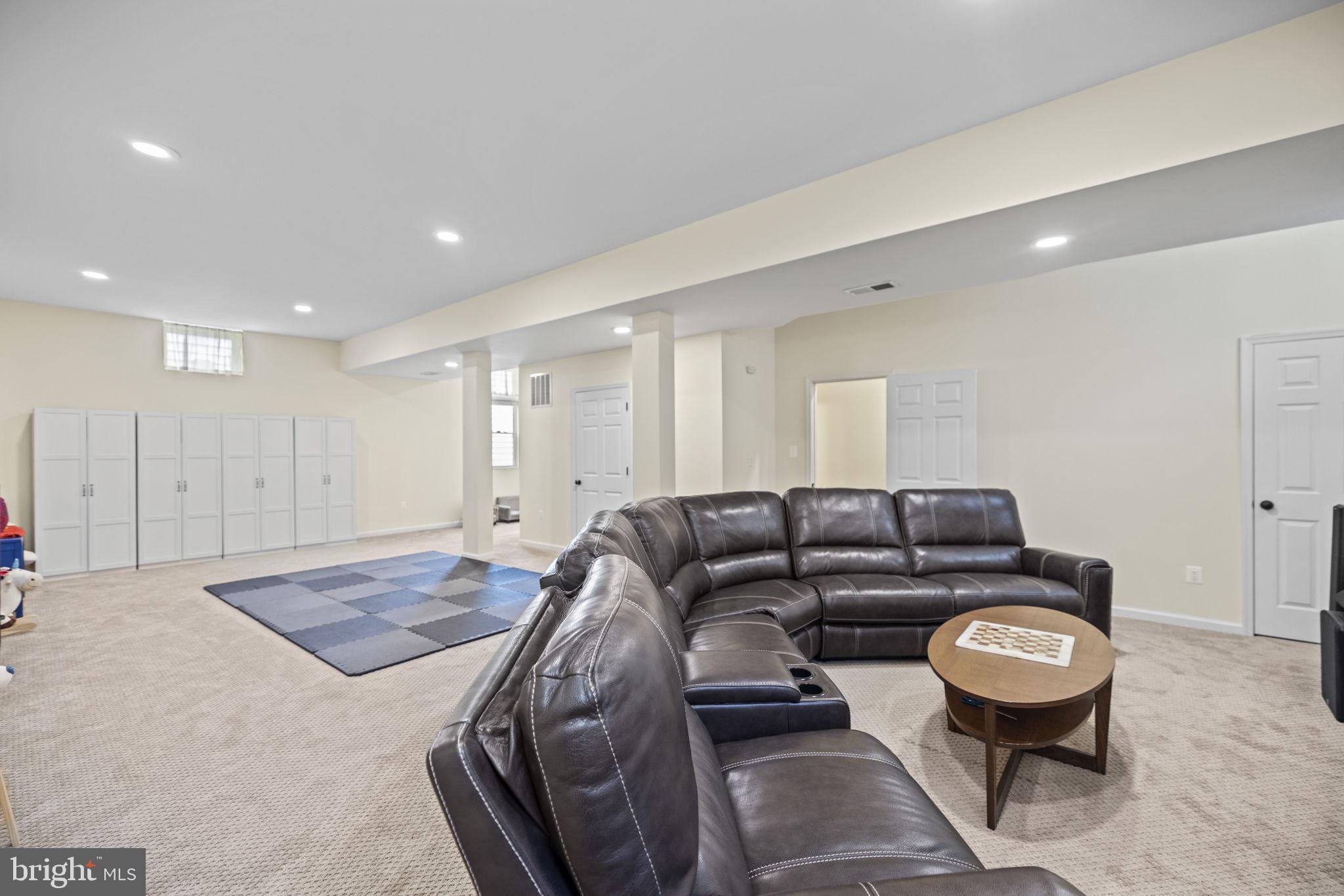 5852 Governors Hill Dr