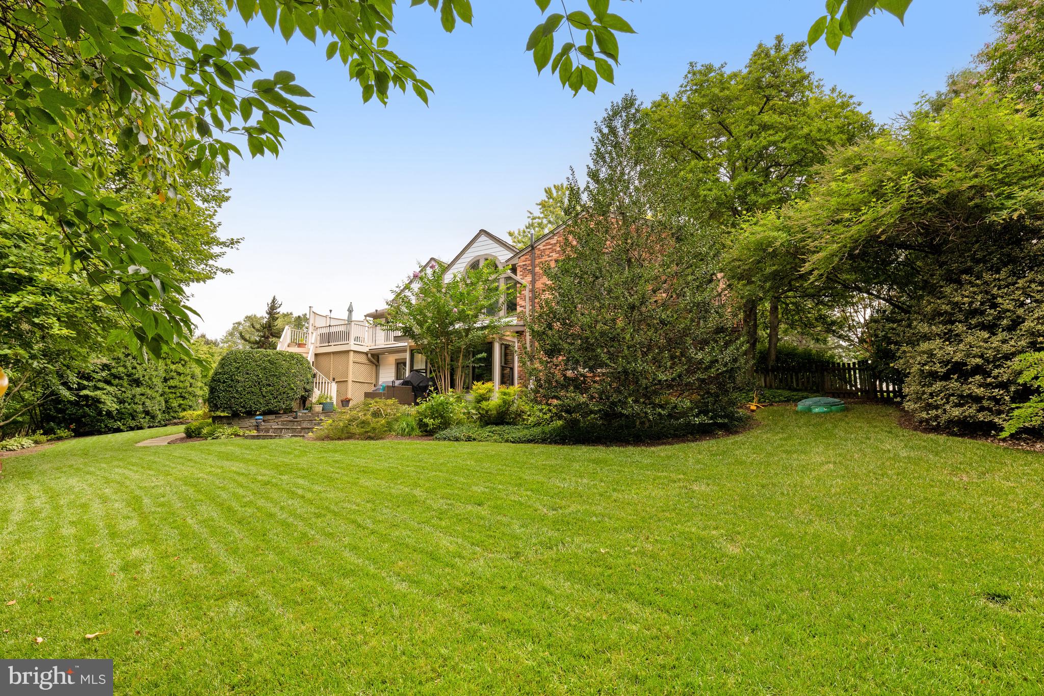 1542 Dahlia Ct