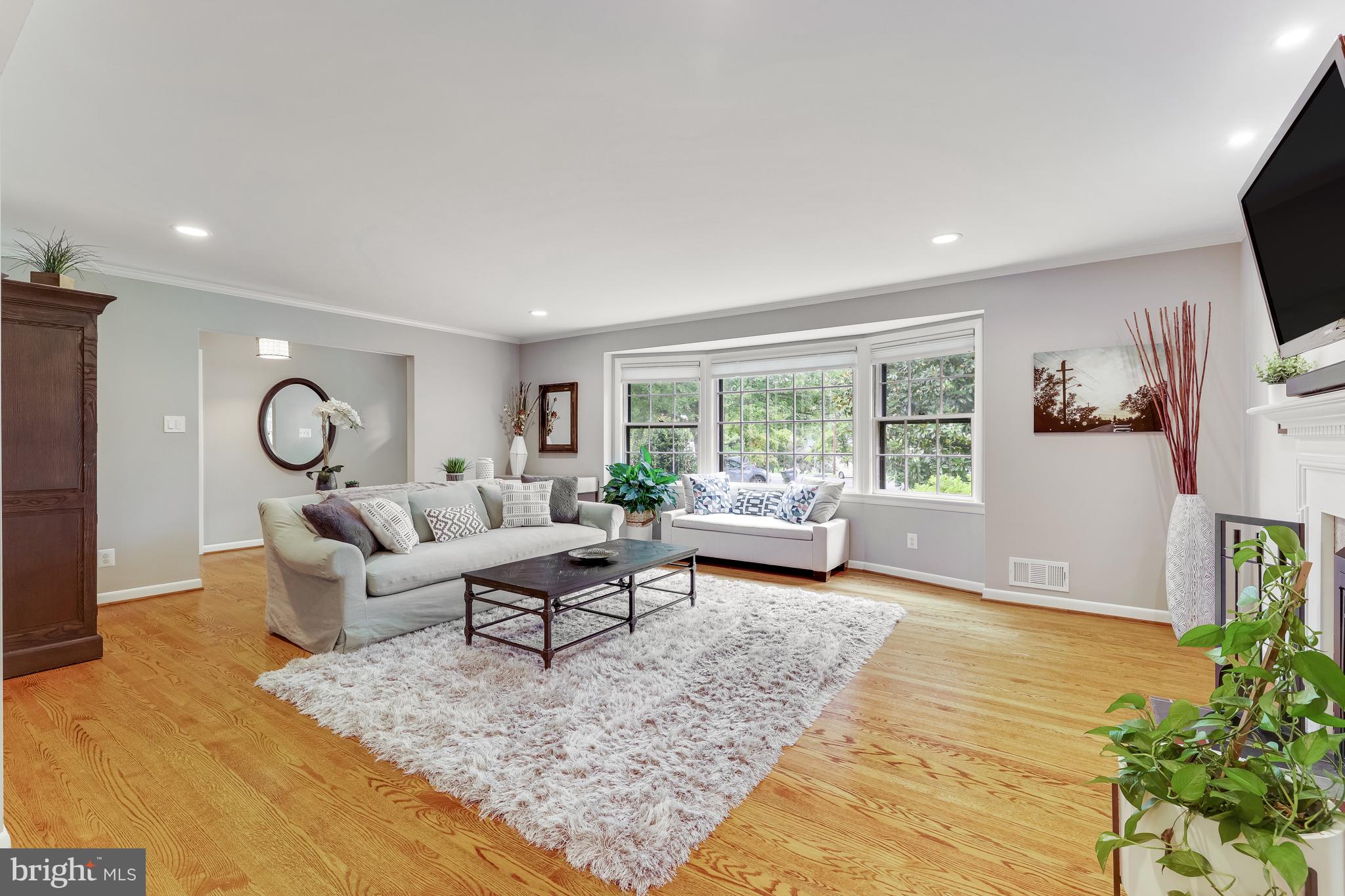 1542 Dahlia Ct