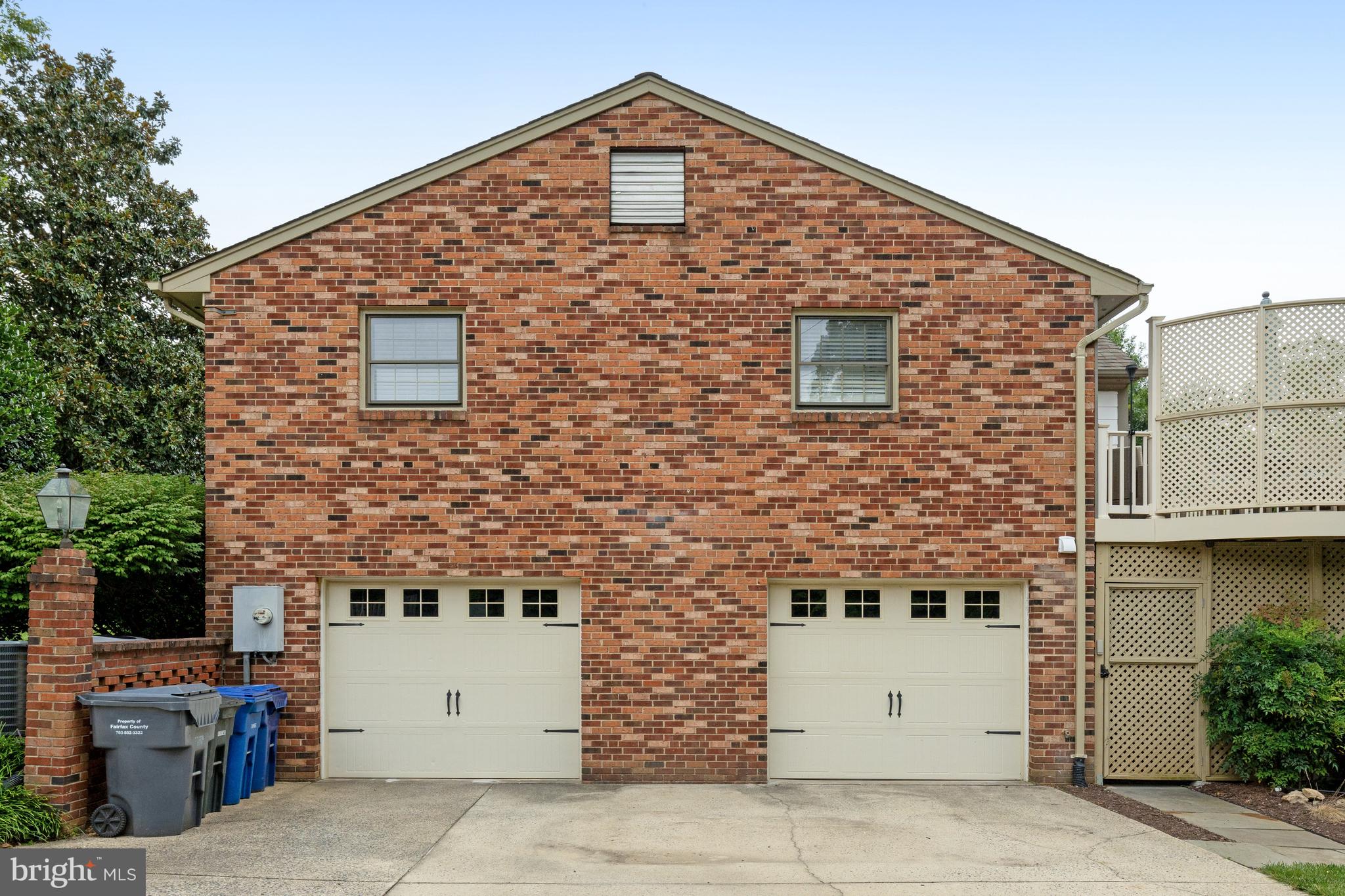 1542 Dahlia Ct