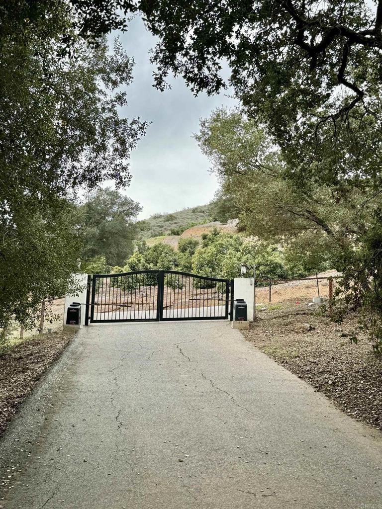 45562 La Cruz Drive
