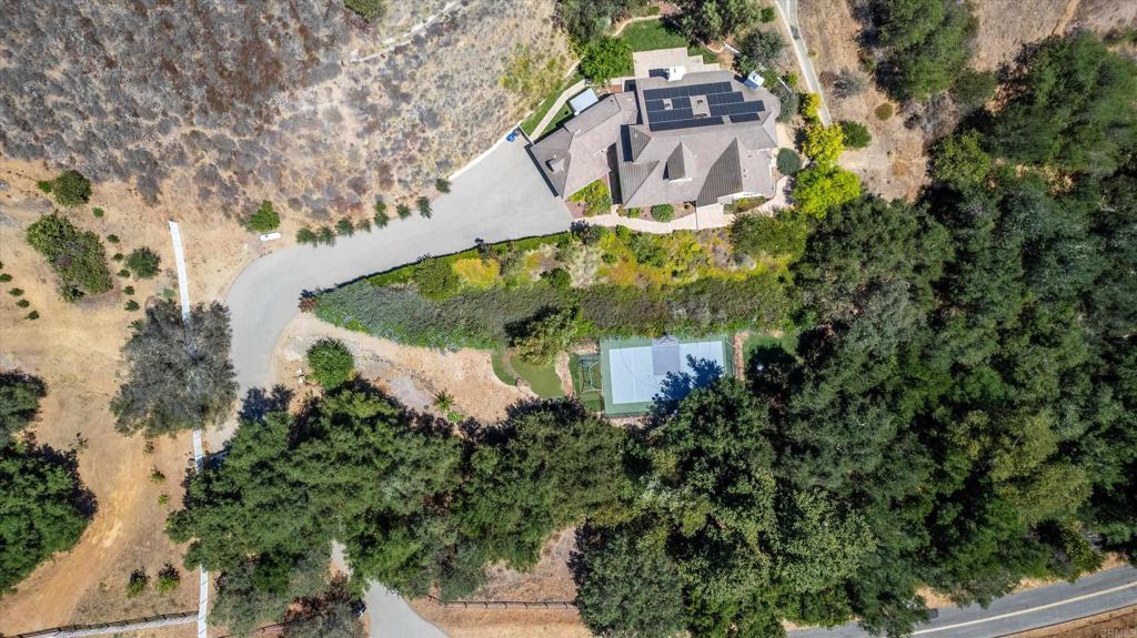 45562 La Cruz Drive