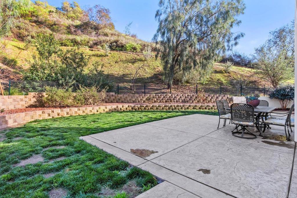 45562 La Cruz Drive