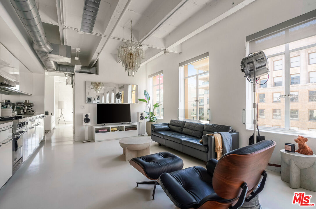 6253 Hollywood Blvd Unit: 901