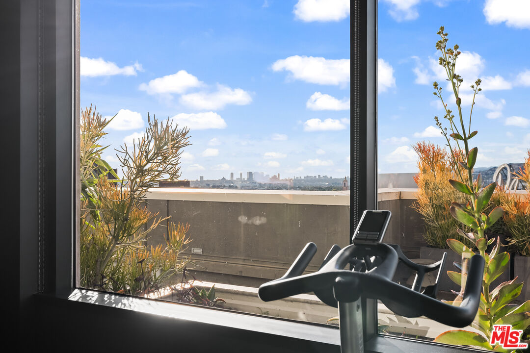 6250 Hollywood Blvd Unit: 11H