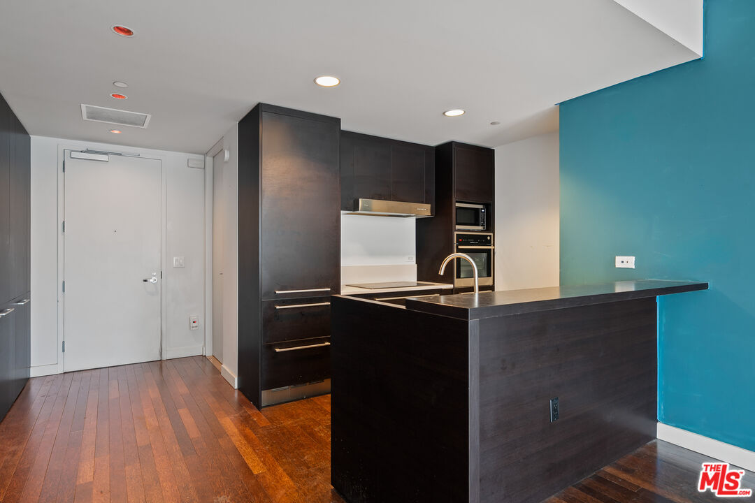 6250 Hollywood Blvd Unit: 11H