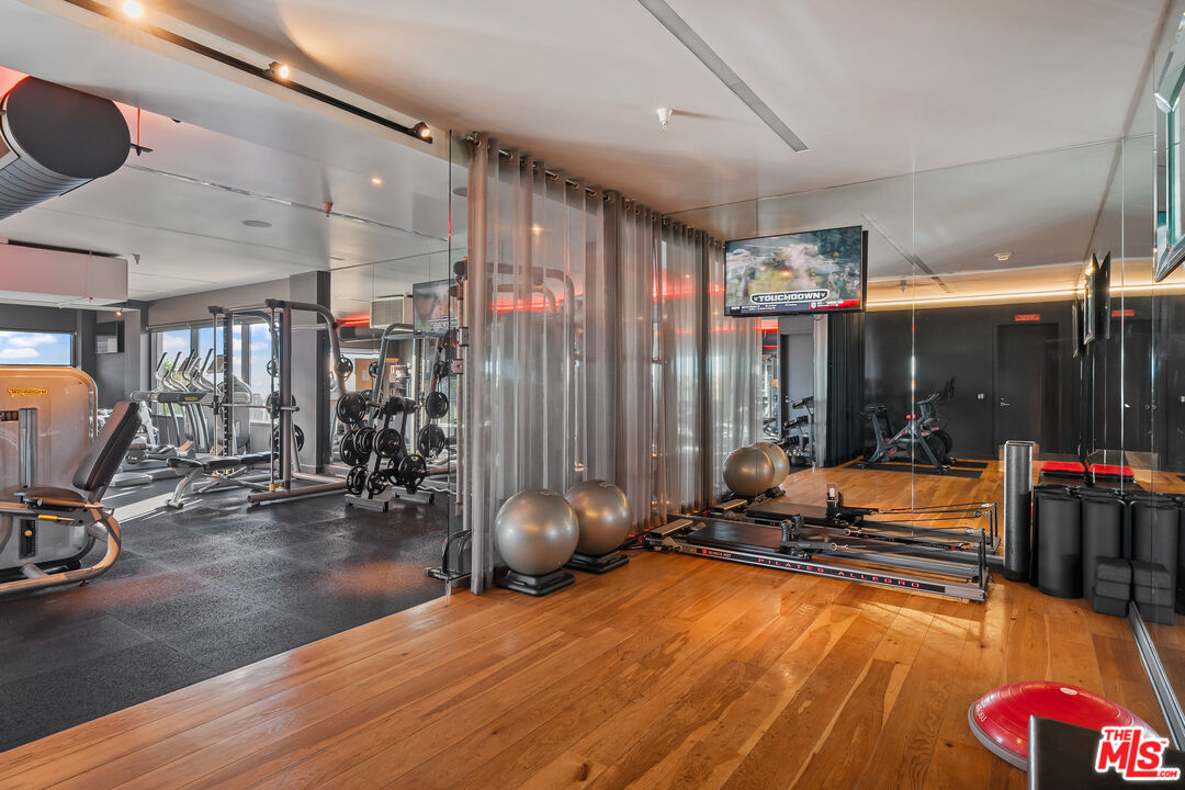 6250 Hollywood Blvd Unit: 11H